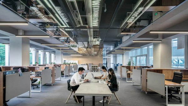 Smart Glasses in Open Offices: The Real Alternative to Headphones