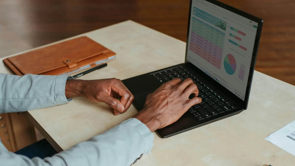 Smart Glasses for Remote Work: Why WFH Professionals Are Rethinking Headphones